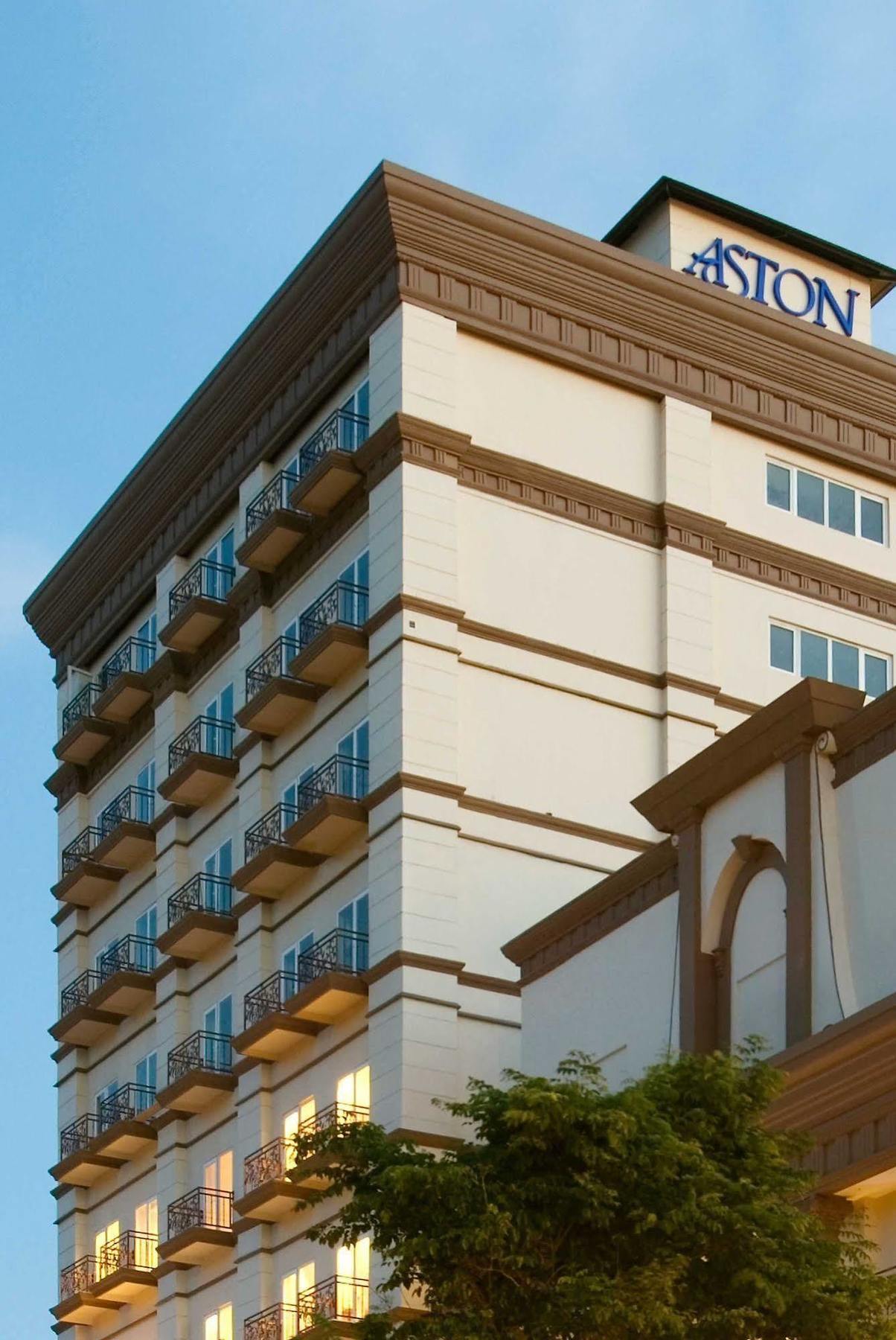 Aston Manado Hotel Exterior photo